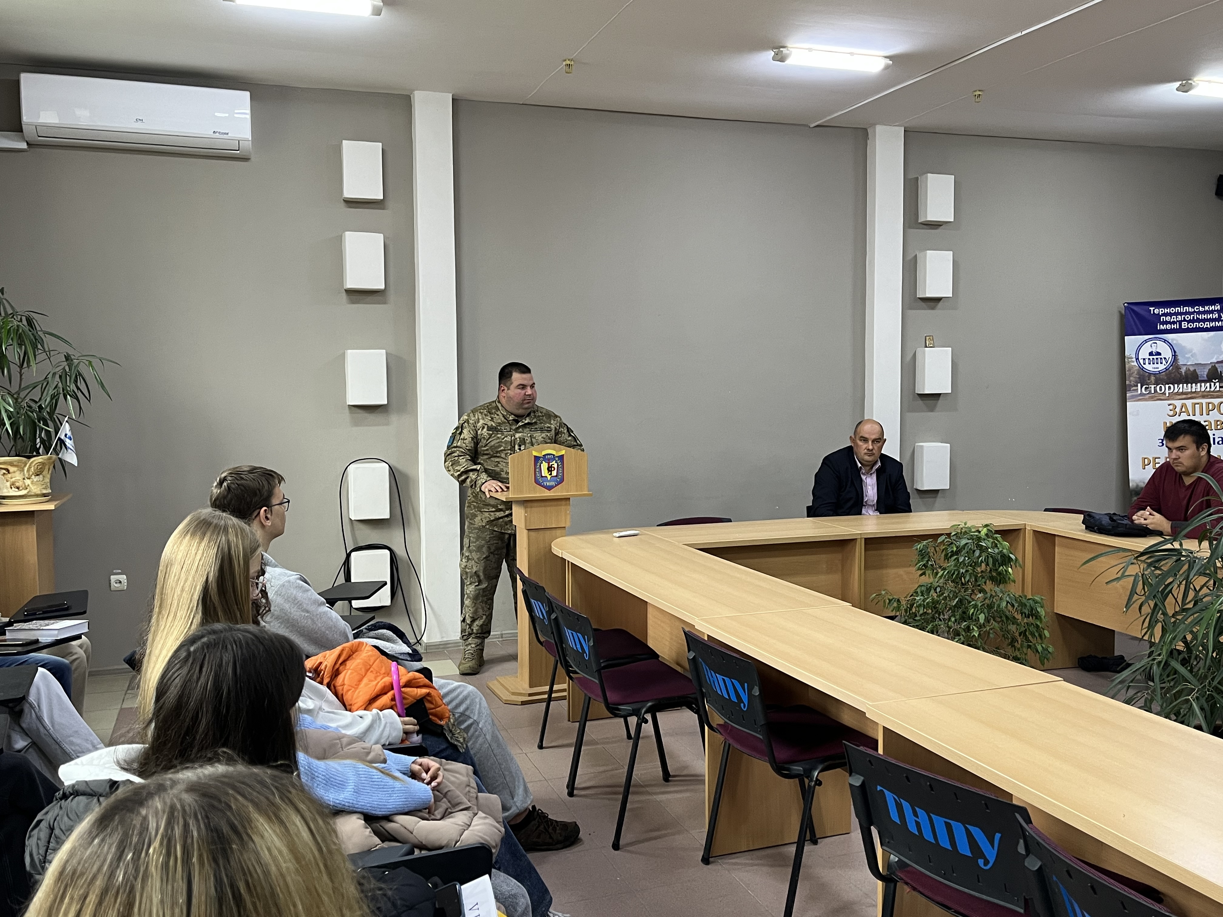 Vitalii_Skaskiv_na_zustrichi_iz_studentamy_